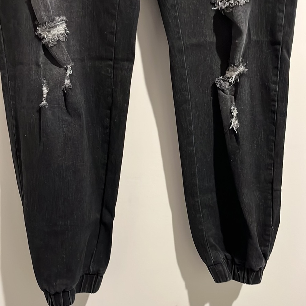 Faded black distressed elastic waist jeans. Size 6. NWOT. - Picture 3 of 5